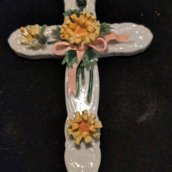 Vintage November Birth Flower Chrysanthemum Cross. Enseco - Picture 4 of 8